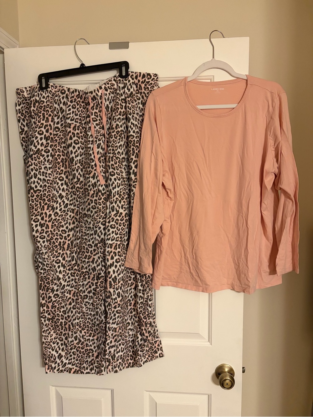 Lands' End Pink Long-Sleeve Top with Pink & Black Leopard Print Capris